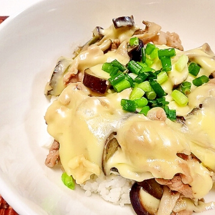 甘辛味噌味☆豚肉となすのチーズ丼